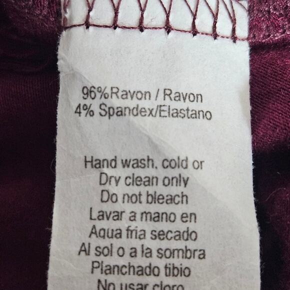 Burgendy Dress with Pockets Size Medium - Picture 4 of 4